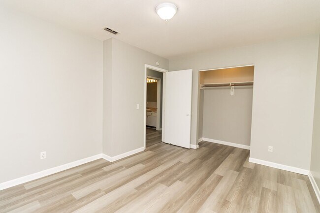 Building Photo - 183 Colony Cir