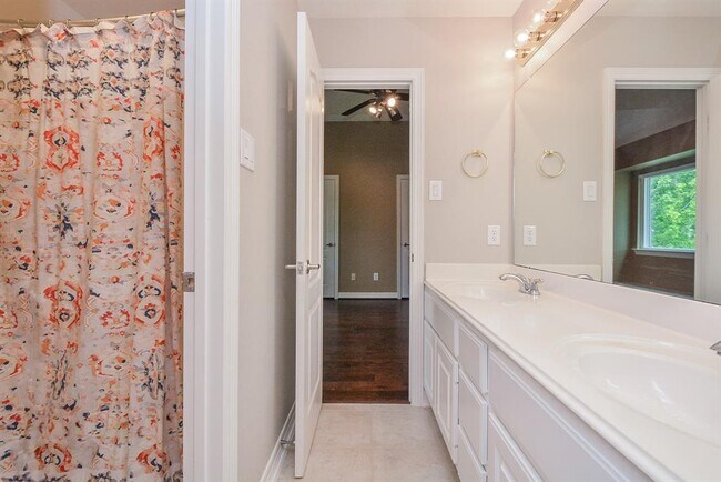 Building Photo - 5007 Barlow Bend Ln