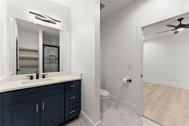 Building Photo - 151 S Pointe Dr