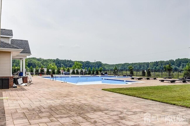 Building Photo - 90 Morgan Way