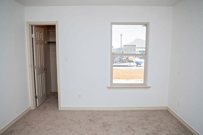 Building Photo - 1400 Bajada St