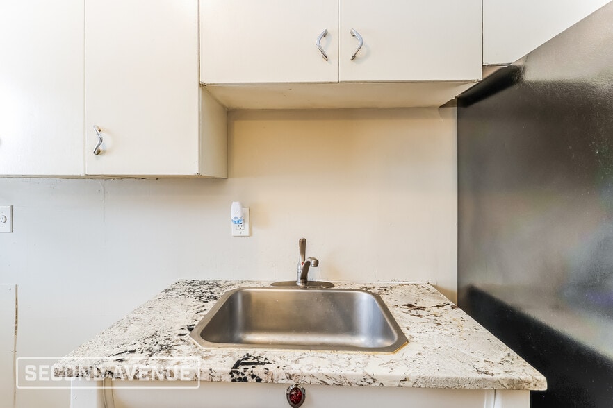 Building Photo - 2659 Niagara St