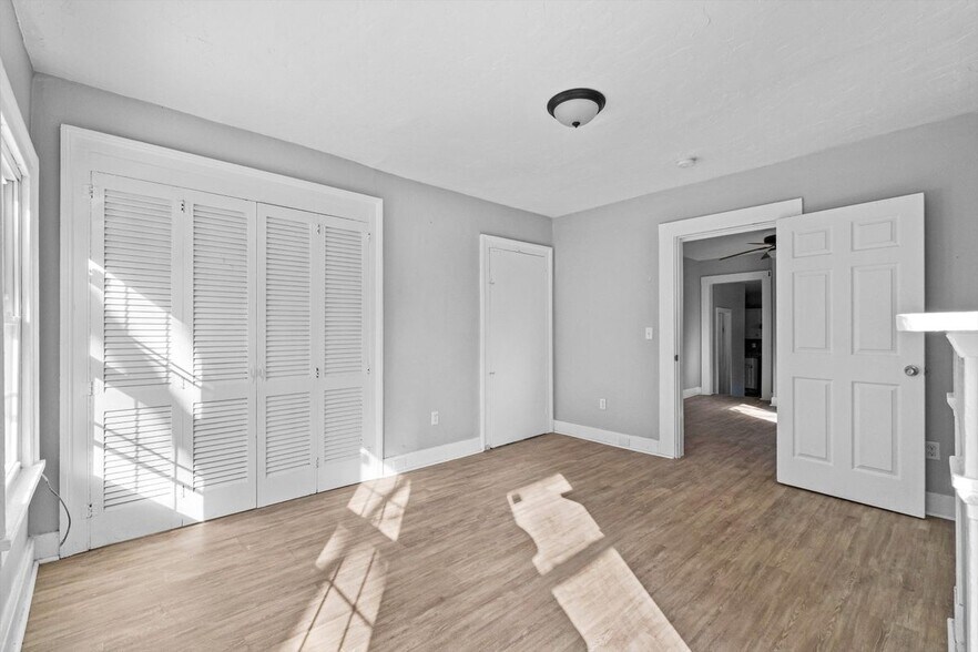 Building Photo - 49 S Hamilton St