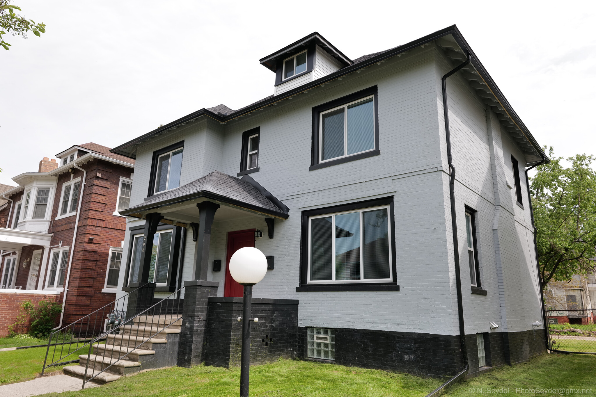 Front of the building - 266 King St