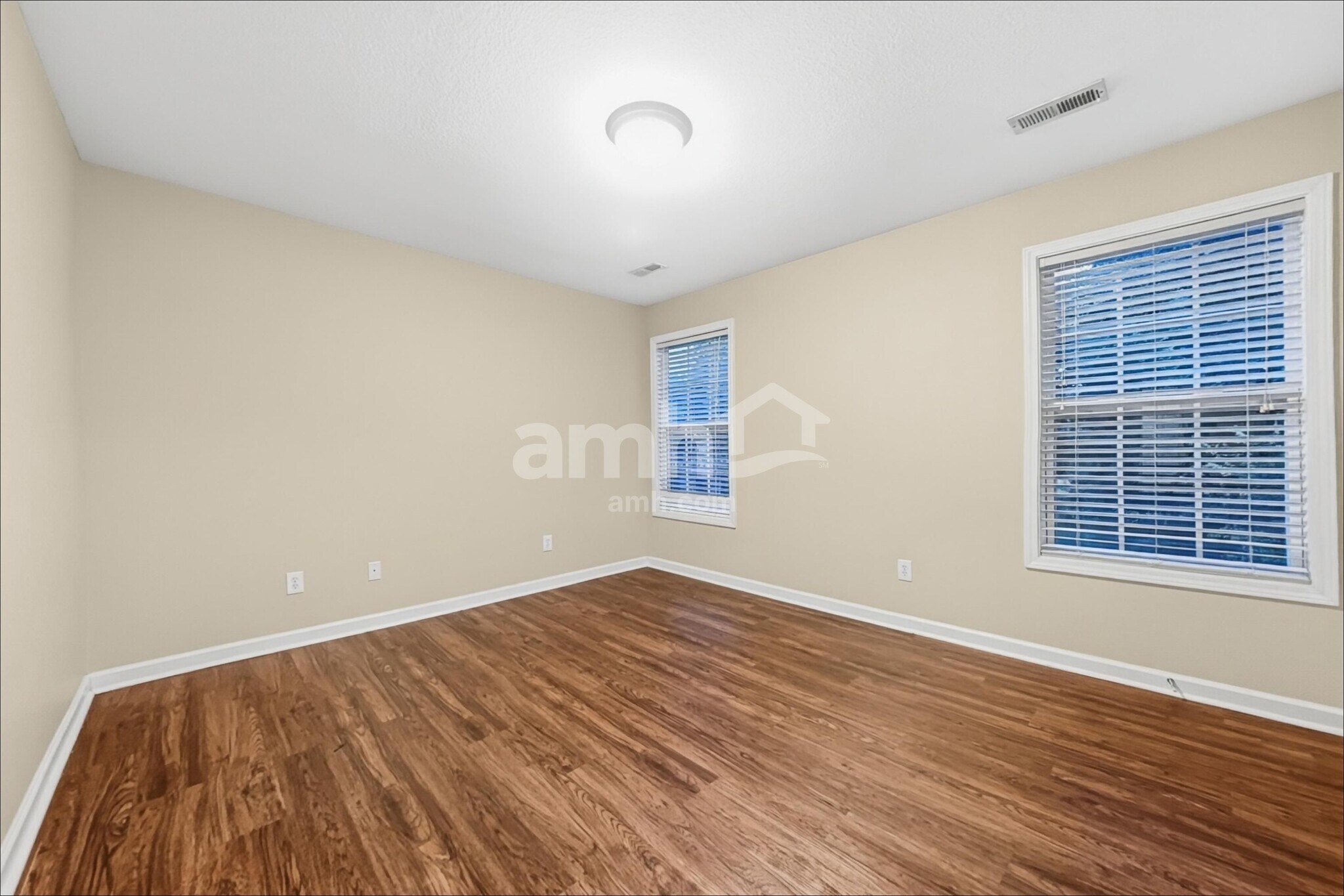 Building Photo - 4905 Sunday Silence Dr