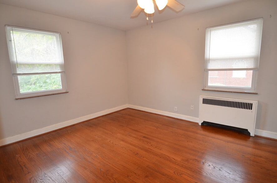 Building Photo - 6320 Kennedy Ave