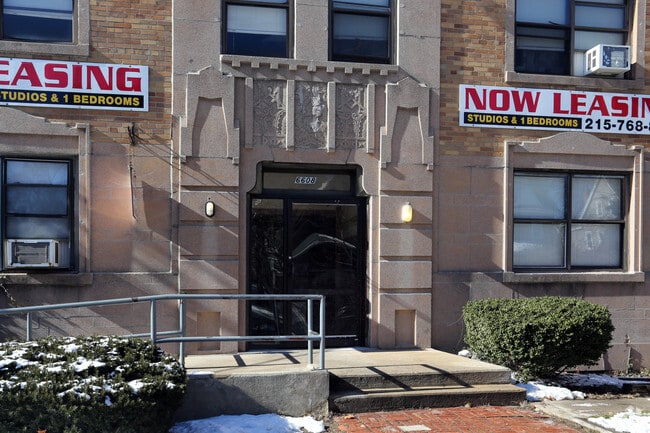 Building Photo - Premier Apartments