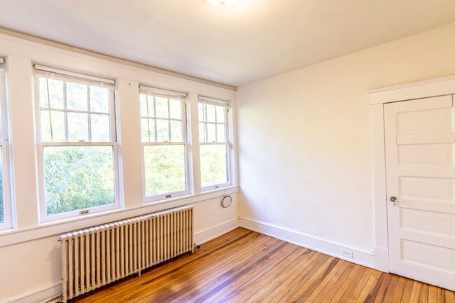 Building Photo - 213 Todd Ave