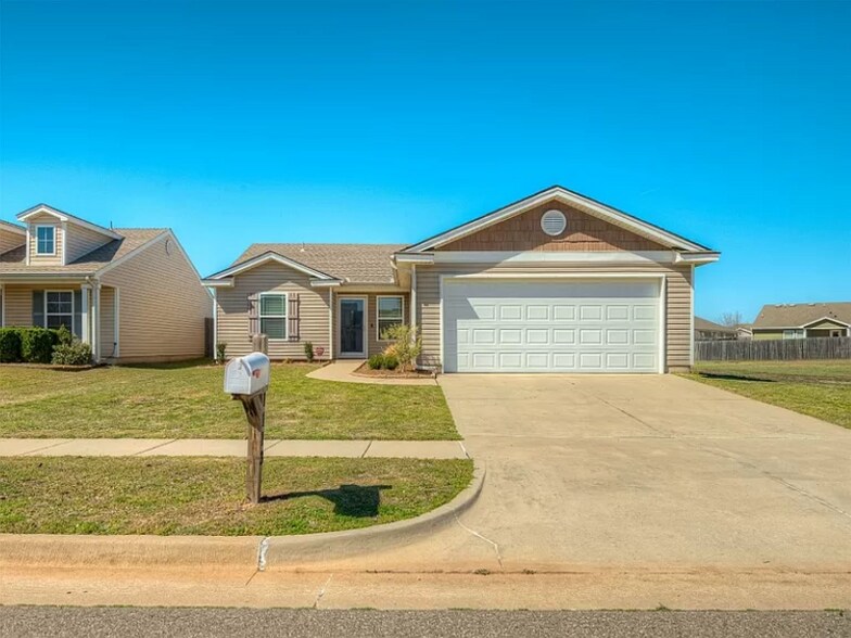 Primary Photo - 1113 SW 152nd Pl
