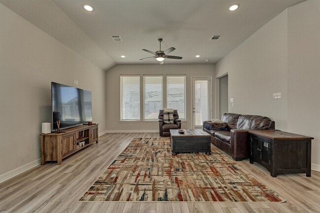 Building Photo - 160 Dove Springs Ct