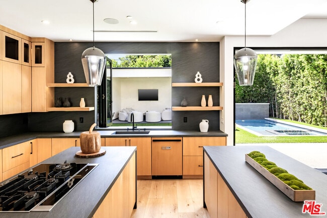 Building Photo - 14822 Hesby St