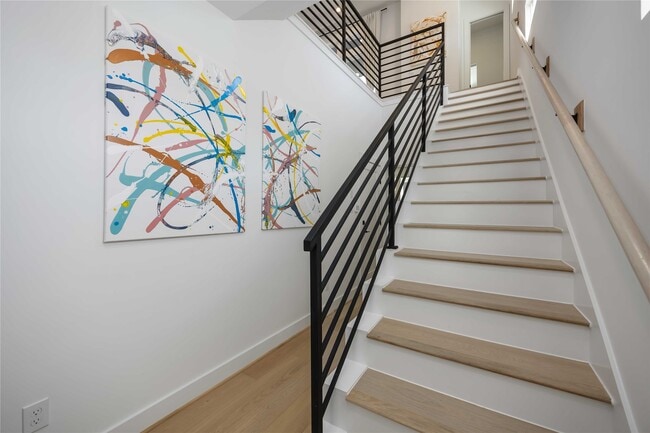 Building Photo - 3028 Lamar St