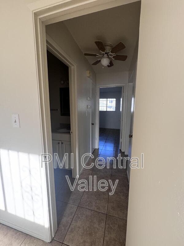 Building Photo - 4479 La Cresta Way