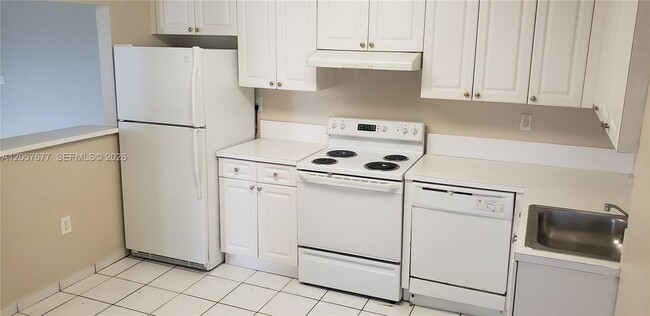 Building Photo - 5100 SW 41st St