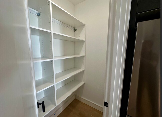 Building Photo - 4243 N Damen Ave