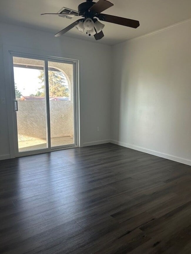 Building Photo - 9400 Hemingway Pl