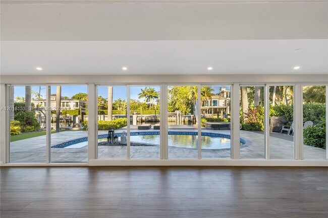Building Photo - 2309 Desota Dr