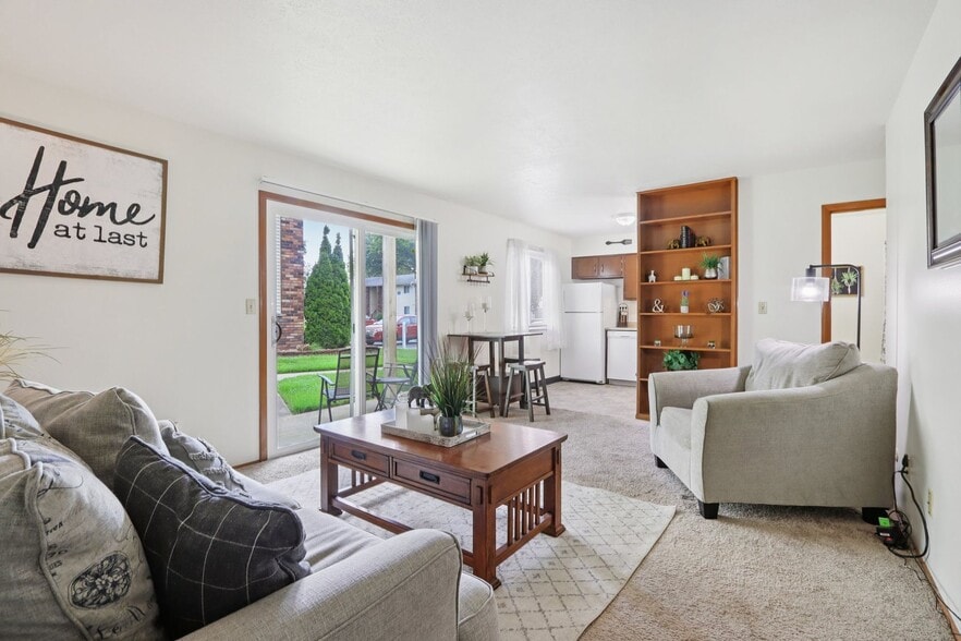 Primary Photo - Fountain Park Apartments | Specials Availa...