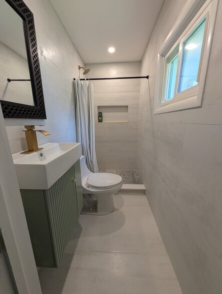Building Photo - 15 N Forge Manor Dr