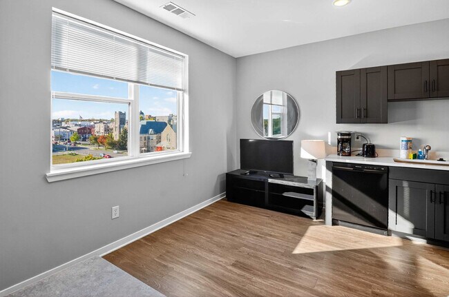 Building Photo - 229 S Grant St