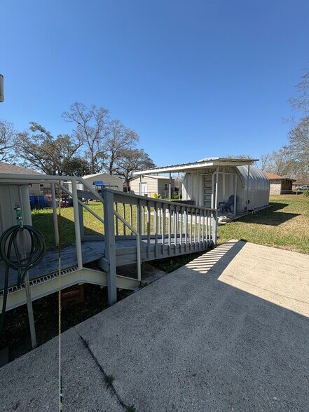 Building Photo - 2812 Annette Dr