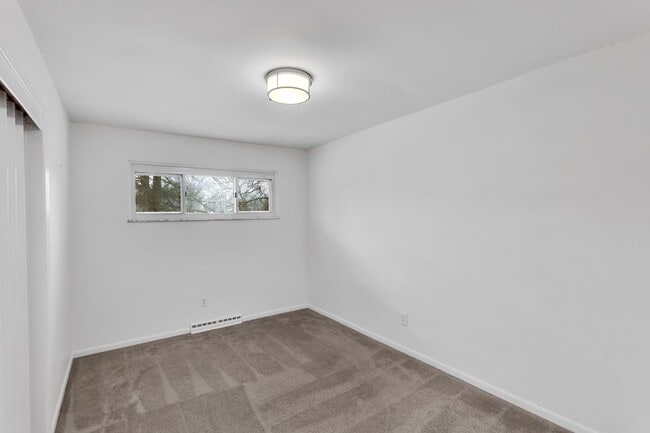 Building Photo - Updated 3BR Home with Central Air & Finished Walk-Out Basement - Sewickley, PA