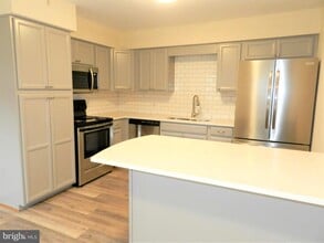 Building Photo - 300 Claiborne Ave