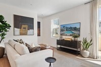 Building Photo - 5015 Avenida Lugano