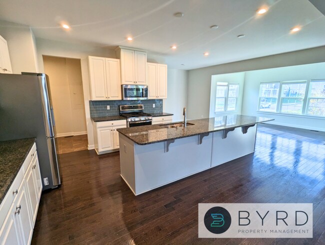 Building Photo - 15700 Cambria Cove Blvd