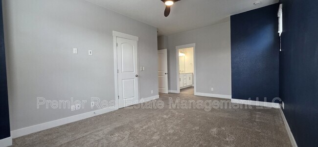 Building Photo - 11379 E 25th Dr