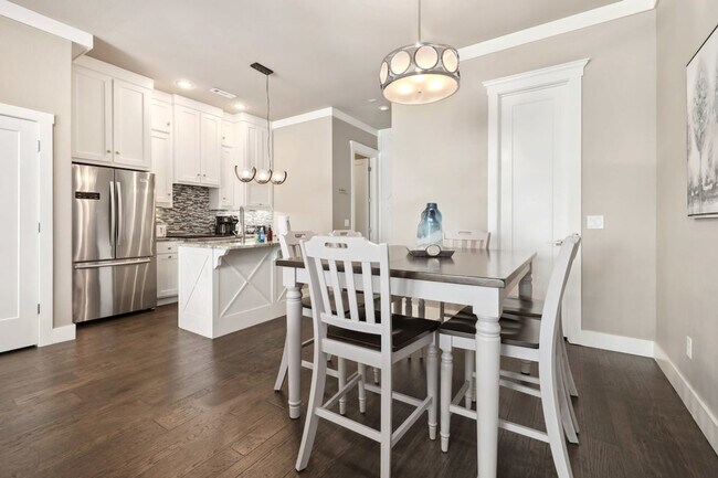 Building Photo - 402 SW 5th St