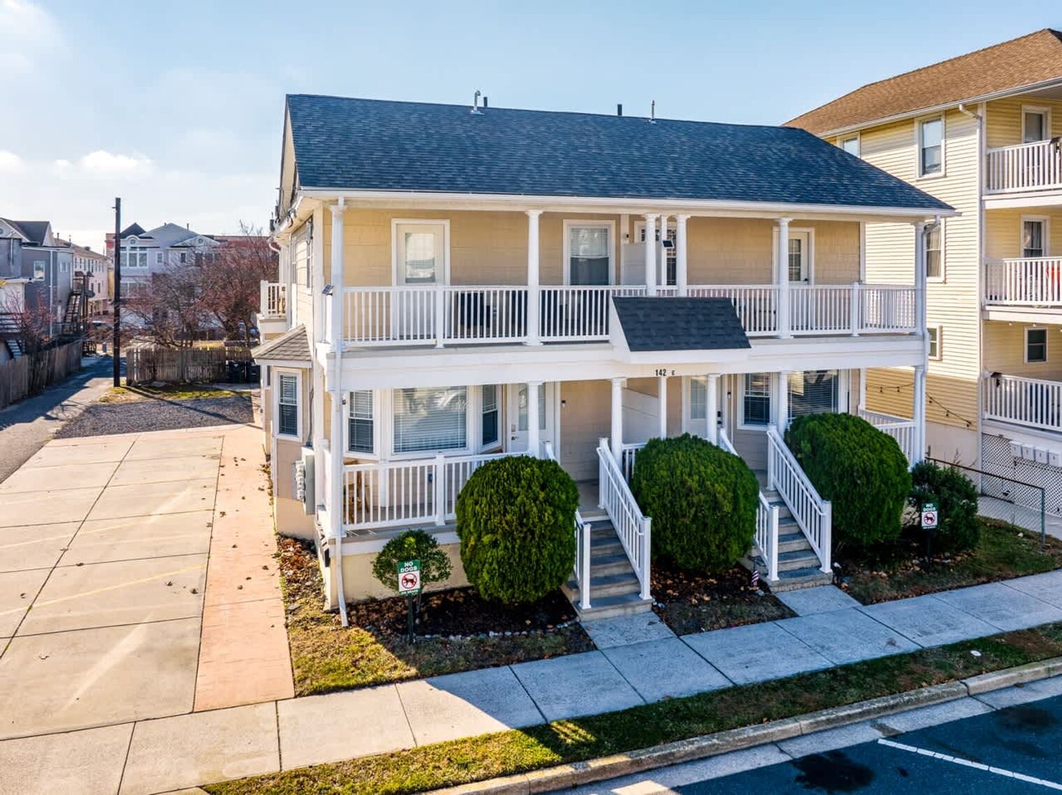 Building Photo - 142 E Youngs Ave