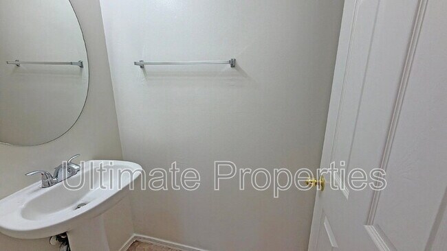 Building Photo - 6431 W Whyman Ave