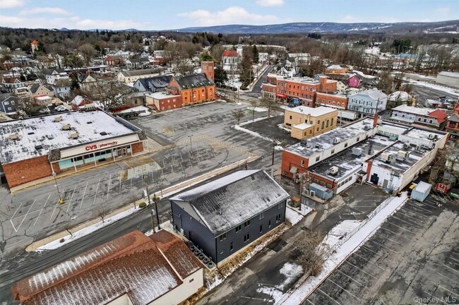 Building Photo - 19 Welling Pl