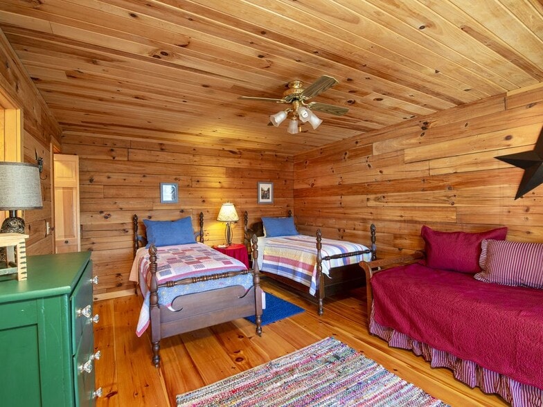 Second bedroom - 404 Owls Brow