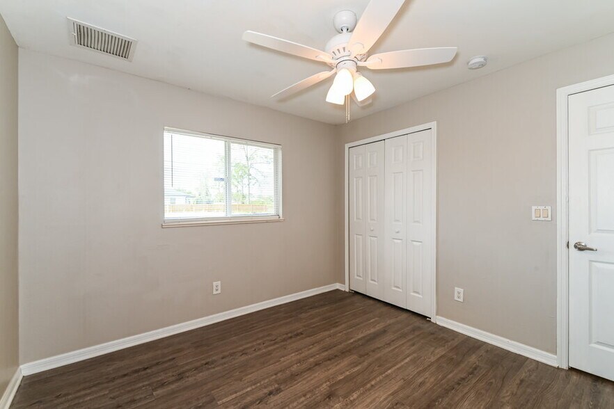 Building Photo - 4744 29th St SW