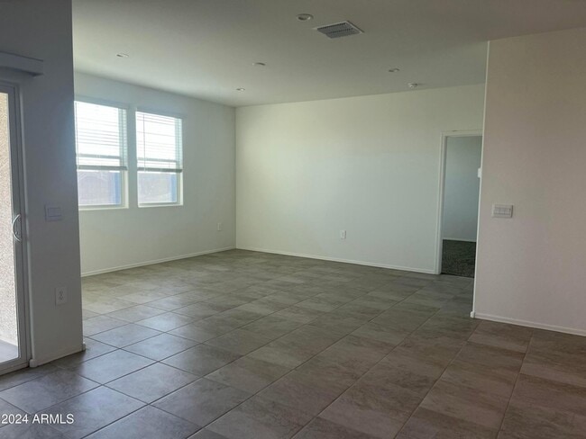 Building Photo - 1575 E Lardner Dr