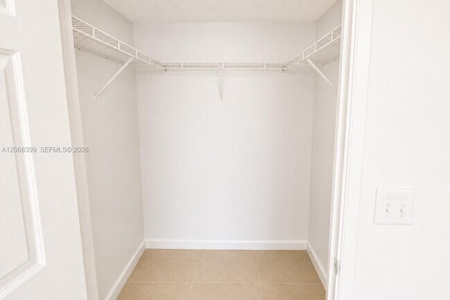 Building Photo - 2600 S University Dr