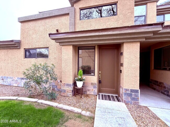 Building Photo - 705 W Queen Creek Rd