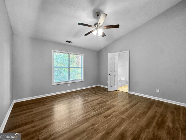 Building Photo - 5844 Meadow Ln