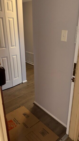 Building Photo - 611 Painters Xing