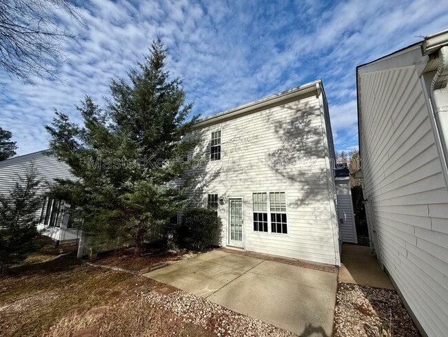 Building Photo - 2010 Silky Dogwood Trail