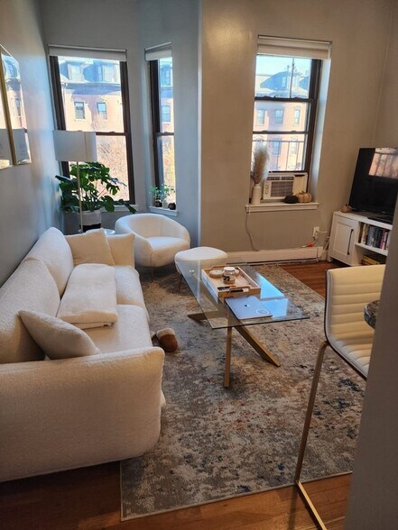 Building Photo - 471 Massachusetts Ave