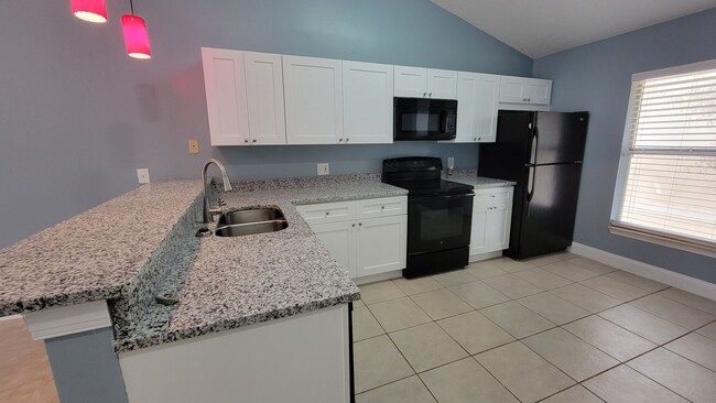 Building Photo - Winter Park Condo: 2 bed/ 2 bath AVAILABLE...