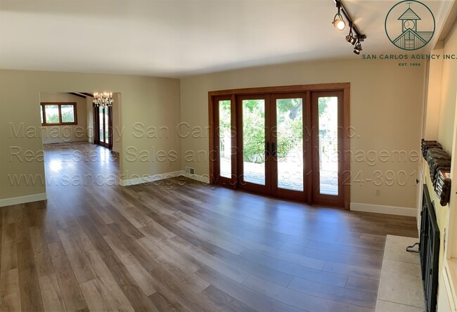 Building Photo - Updated, Sunny and Spacious 3/3 Carmel Valley Home