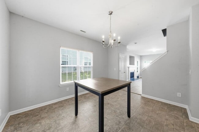 Building Photo - 3527 Londonville Ln