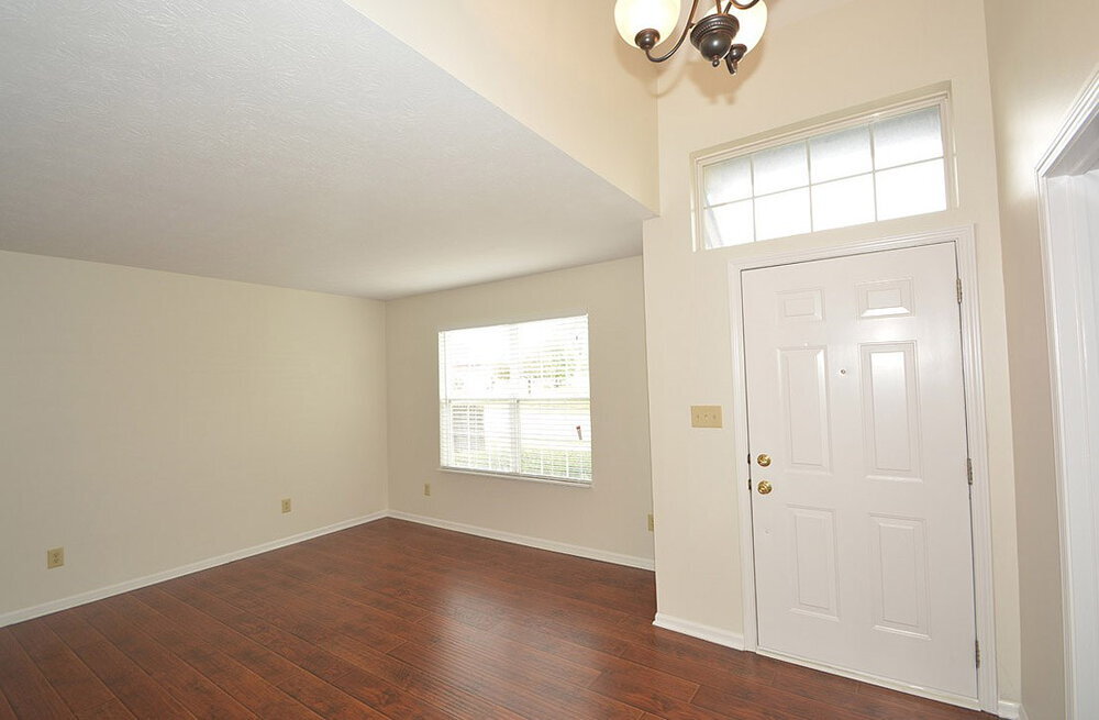 Building Photo - 453 Yorktown Ln