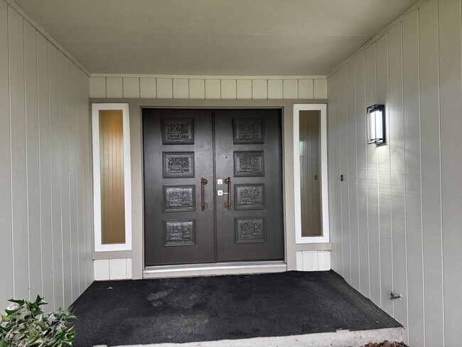 Building Photo - VAILABLE NOW! G O R G E O U S Single Story 3 Bed 2 Bath with Pool