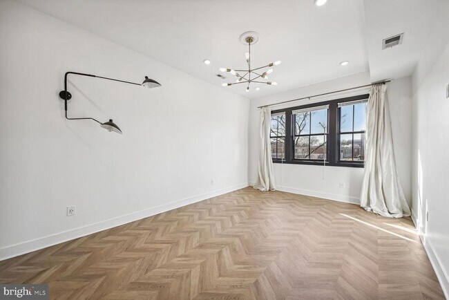 Building Photo - 2012 D St NE