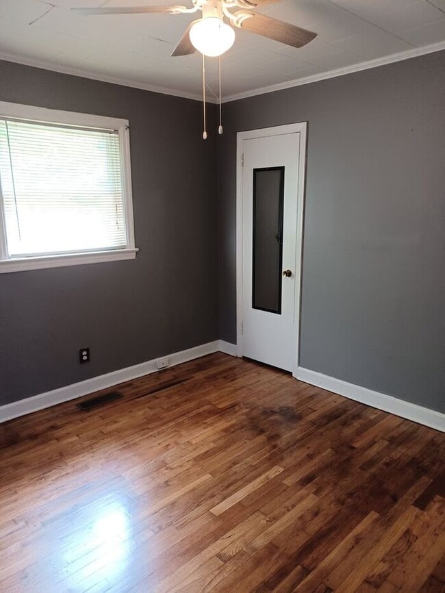 Building Photo - AVAILABLE 2BD/1BA Duplex in Granite Falls